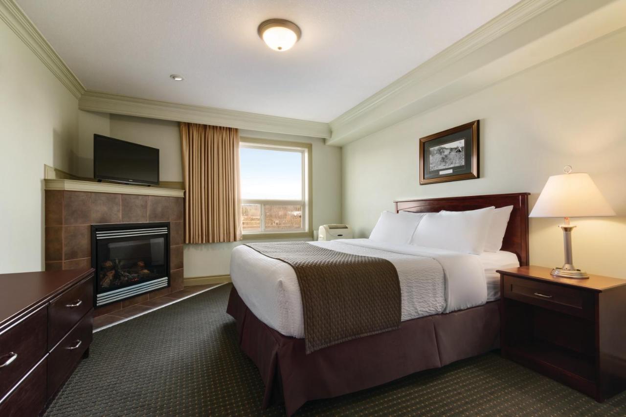 Quality Inn & Suites Whitecourt Dış mekan fotoğraf