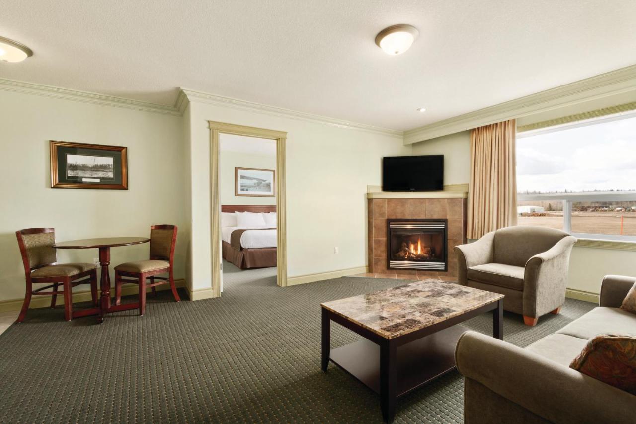 Quality Inn & Suites Whitecourt Dış mekan fotoğraf