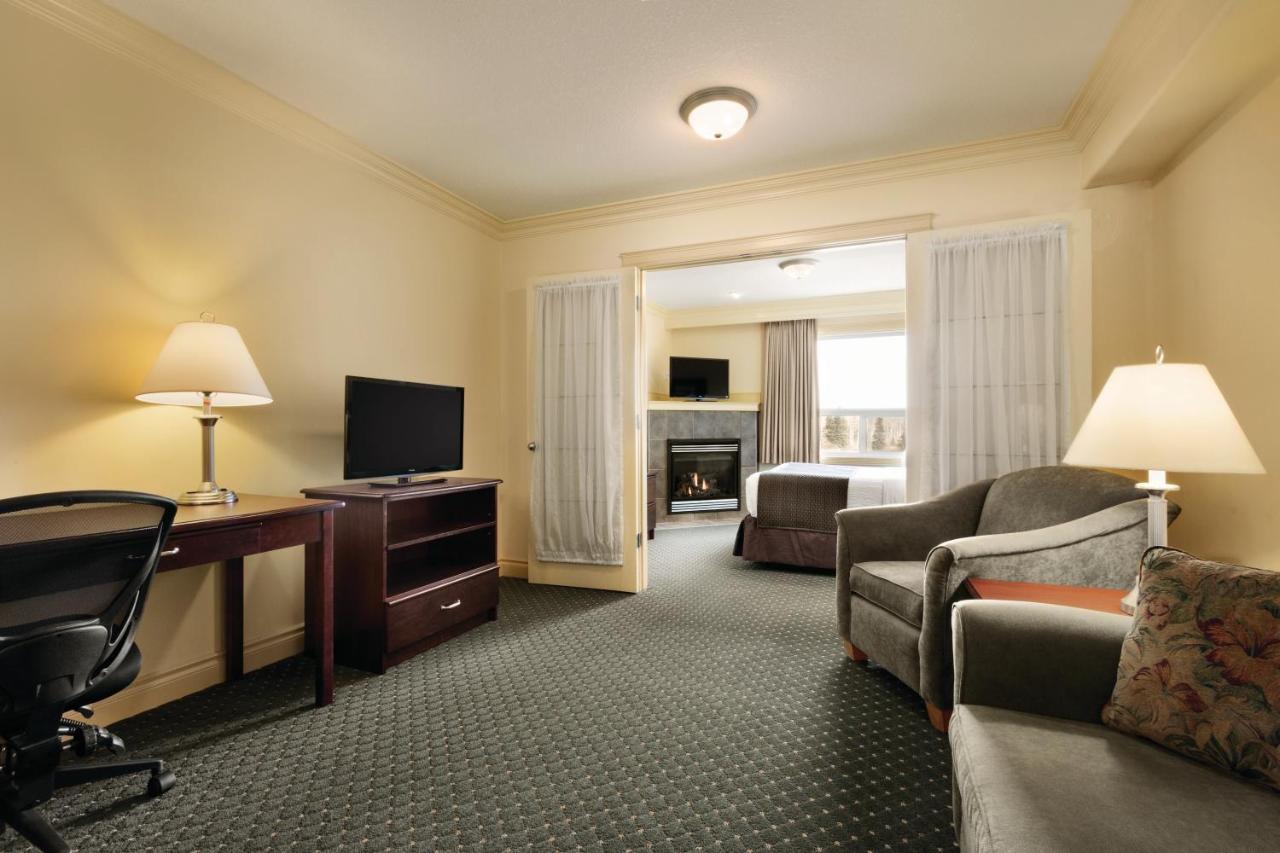 Quality Inn & Suites Whitecourt Dış mekan fotoğraf