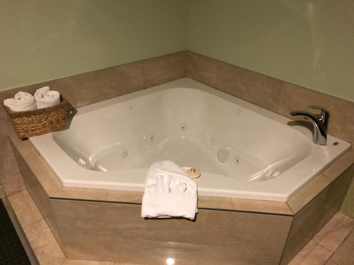 Quality Inn & Suites Whitecourt Dış mekan fotoğraf