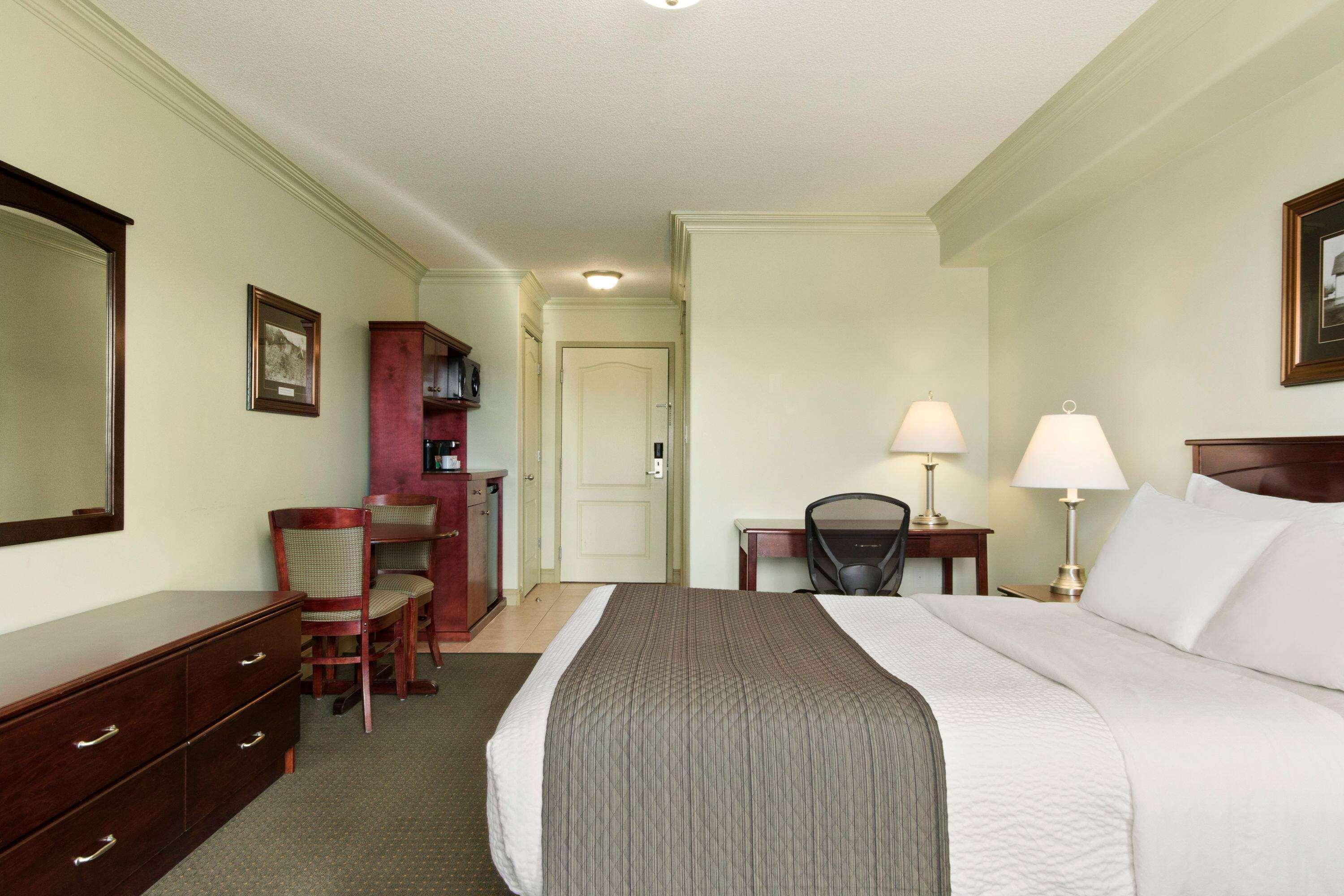 Quality Inn & Suites Whitecourt Dış mekan fotoğraf