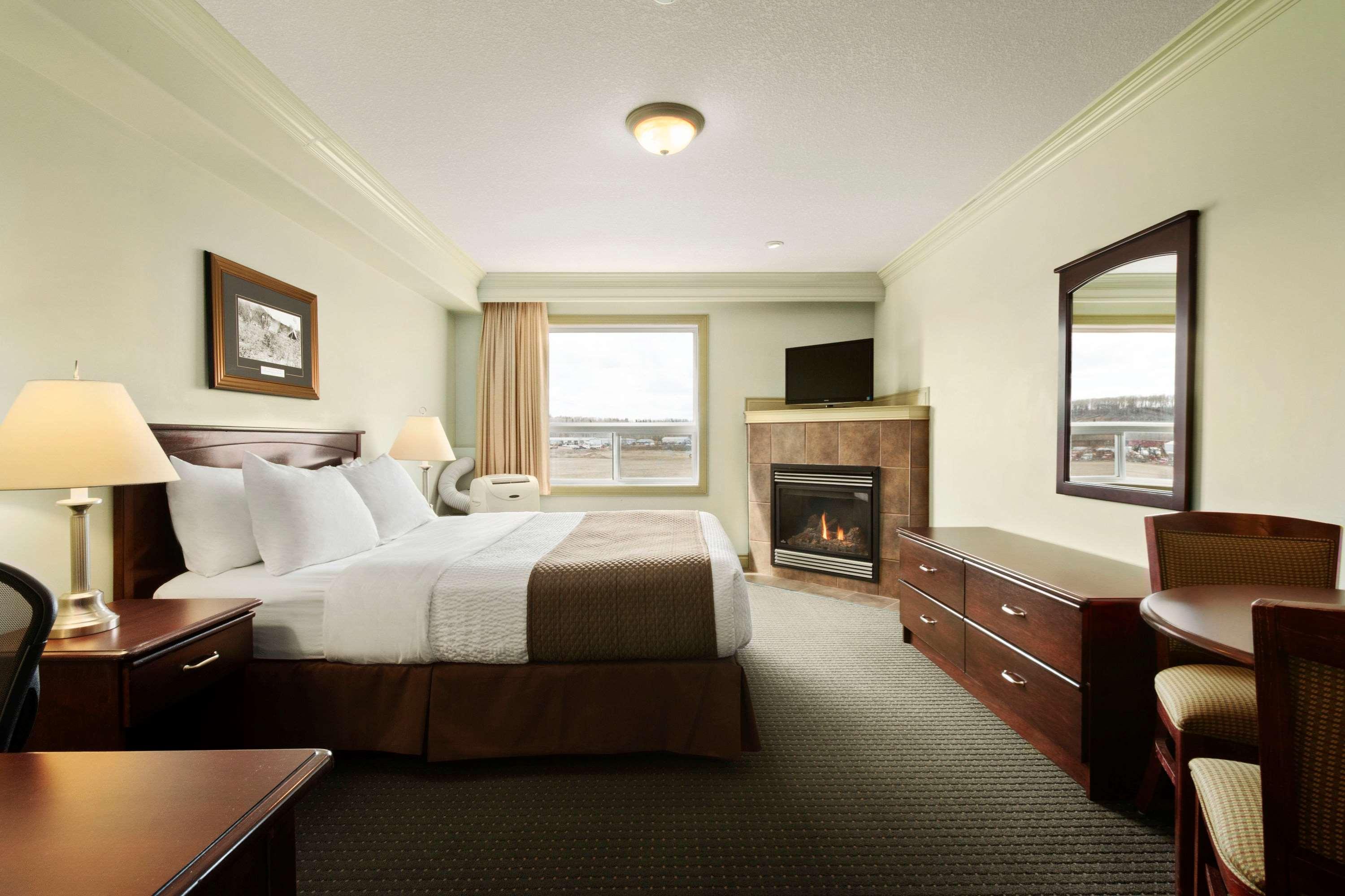 Quality Inn & Suites Whitecourt Dış mekan fotoğraf