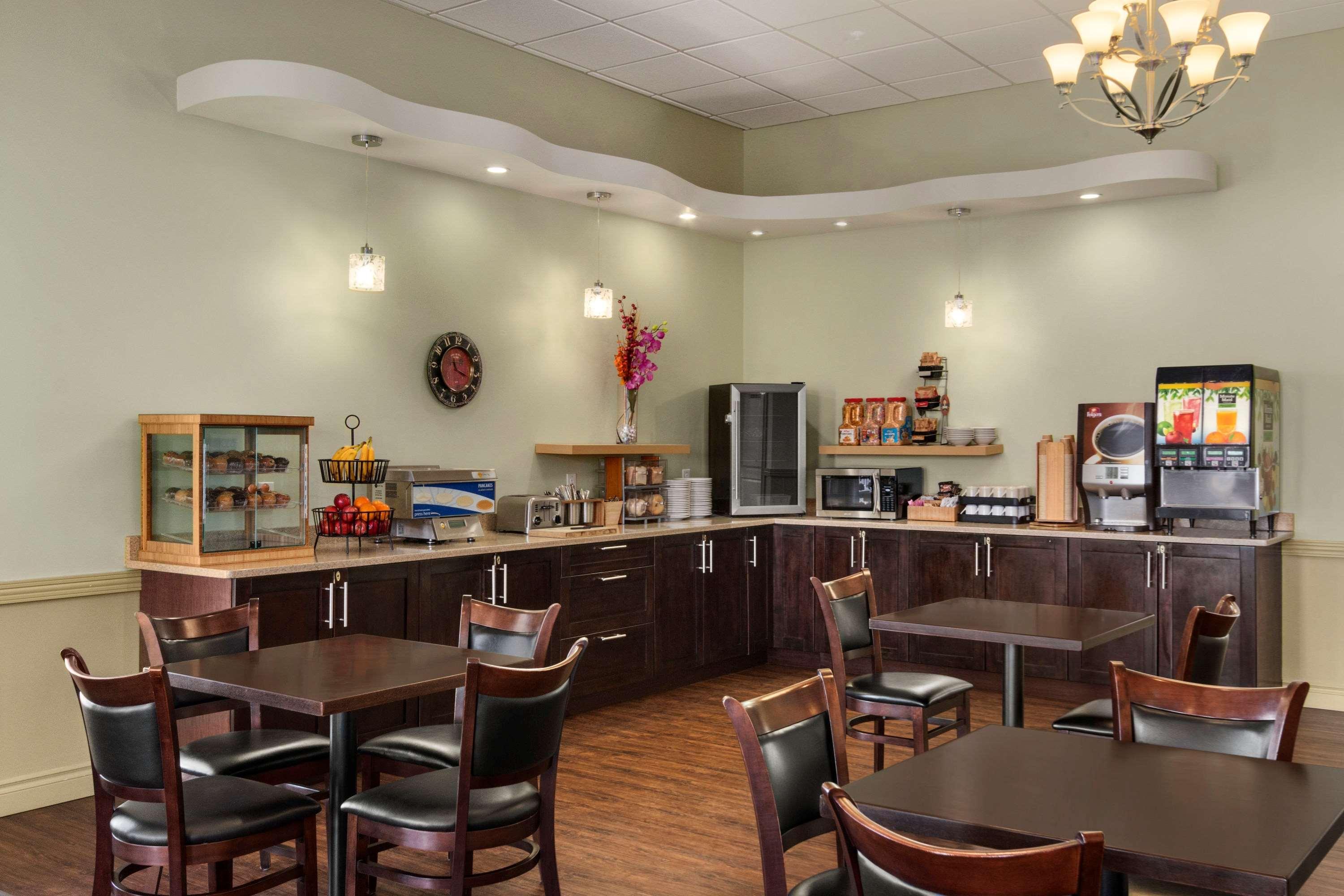 Quality Inn & Suites Whitecourt Dış mekan fotoğraf