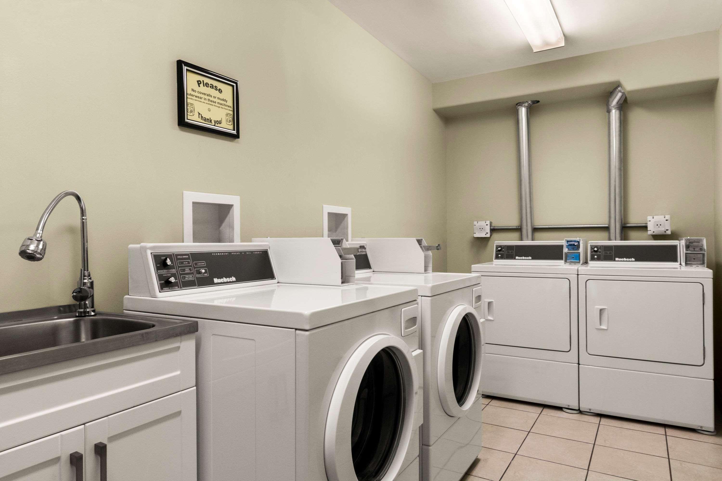 Quality Inn & Suites Whitecourt Dış mekan fotoğraf