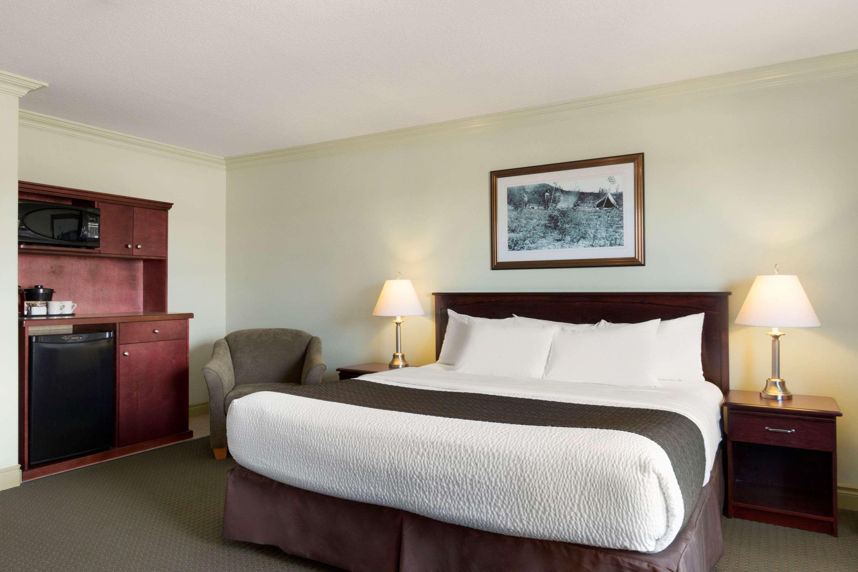 Quality Inn & Suites Whitecourt Dış mekan fotoğraf