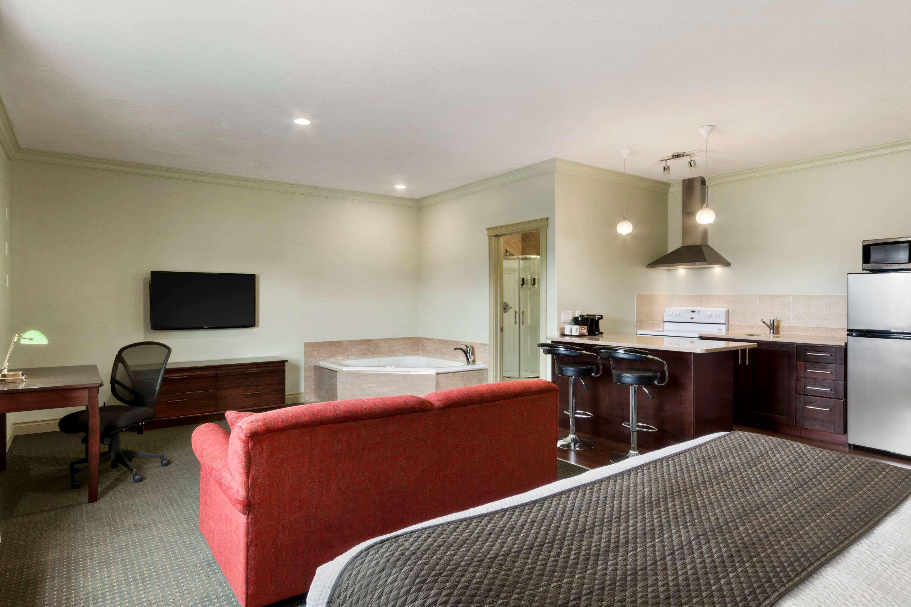 Quality Inn & Suites Whitecourt Dış mekan fotoğraf