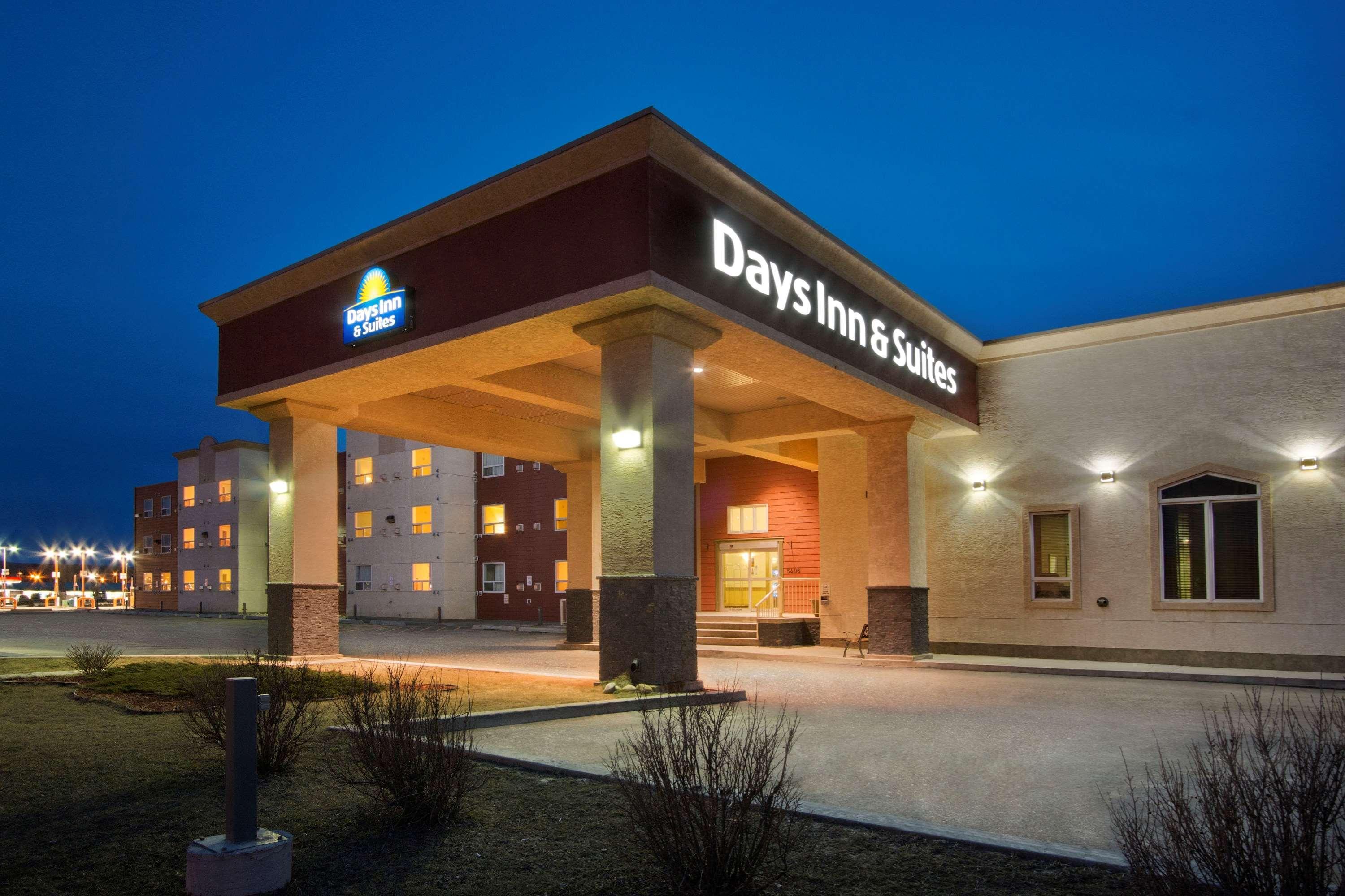 Quality Inn & Suites Whitecourt Dış mekan fotoğraf