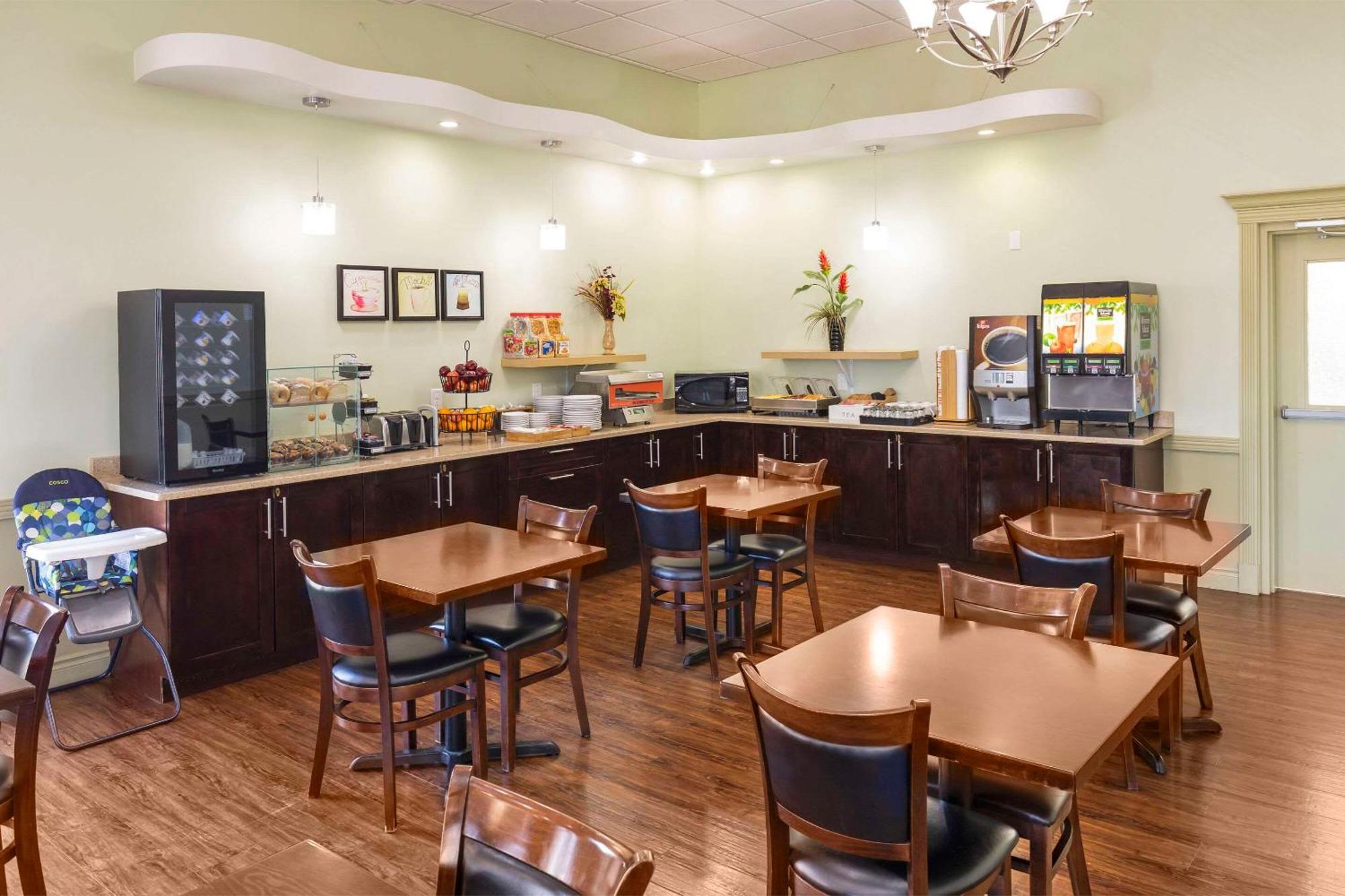 Quality Inn & Suites Whitecourt Dış mekan fotoğraf