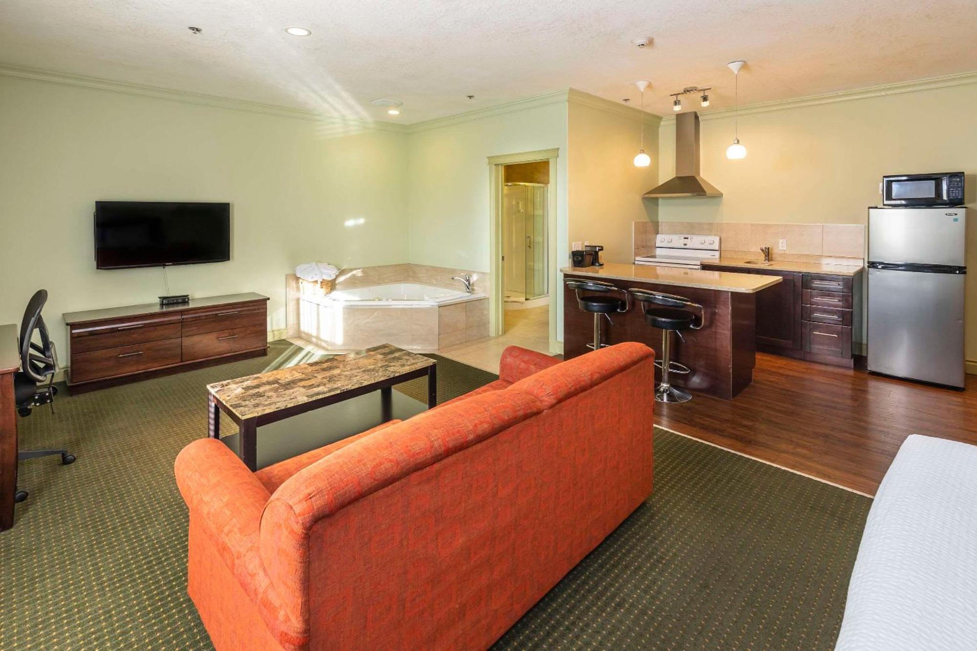 Quality Inn & Suites Whitecourt Dış mekan fotoğraf