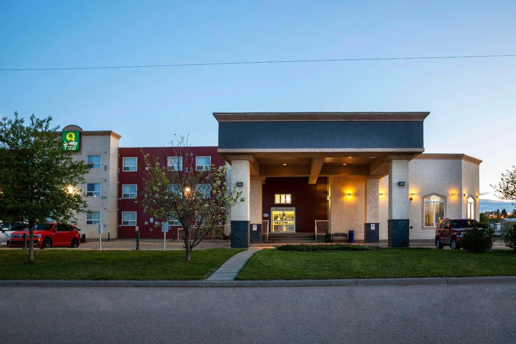 Quality Inn & Suites Whitecourt Dış mekan fotoğraf