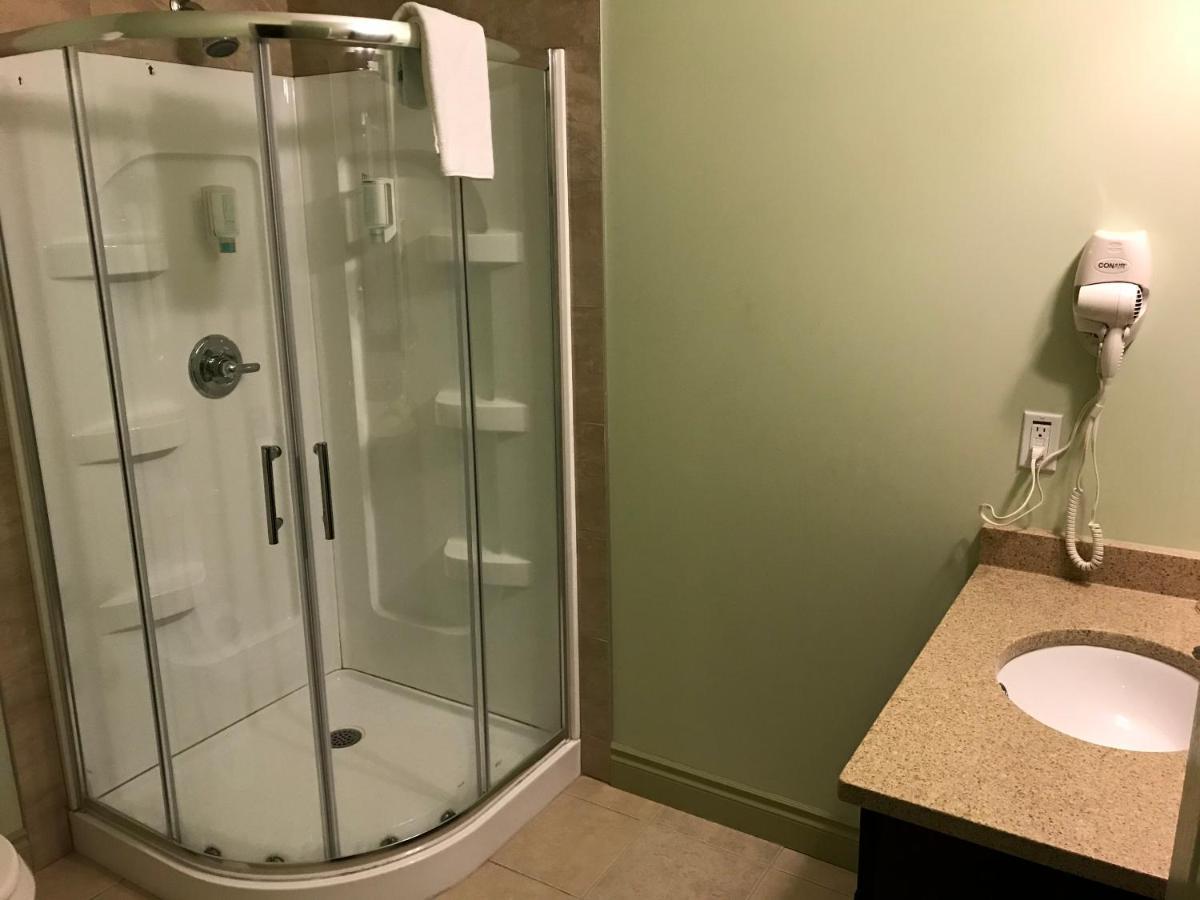 Quality Inn & Suites Whitecourt Dış mekan fotoğraf